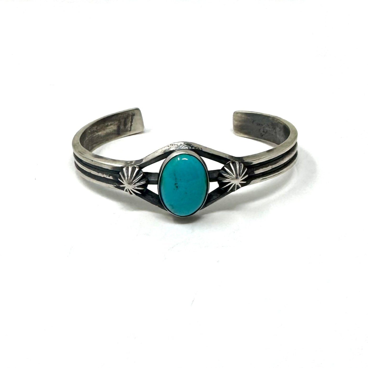 CB CHIMNEY BUTTE OVAL TURQUOISE LINE CUFF – Blanca Flor Silver Jewelry