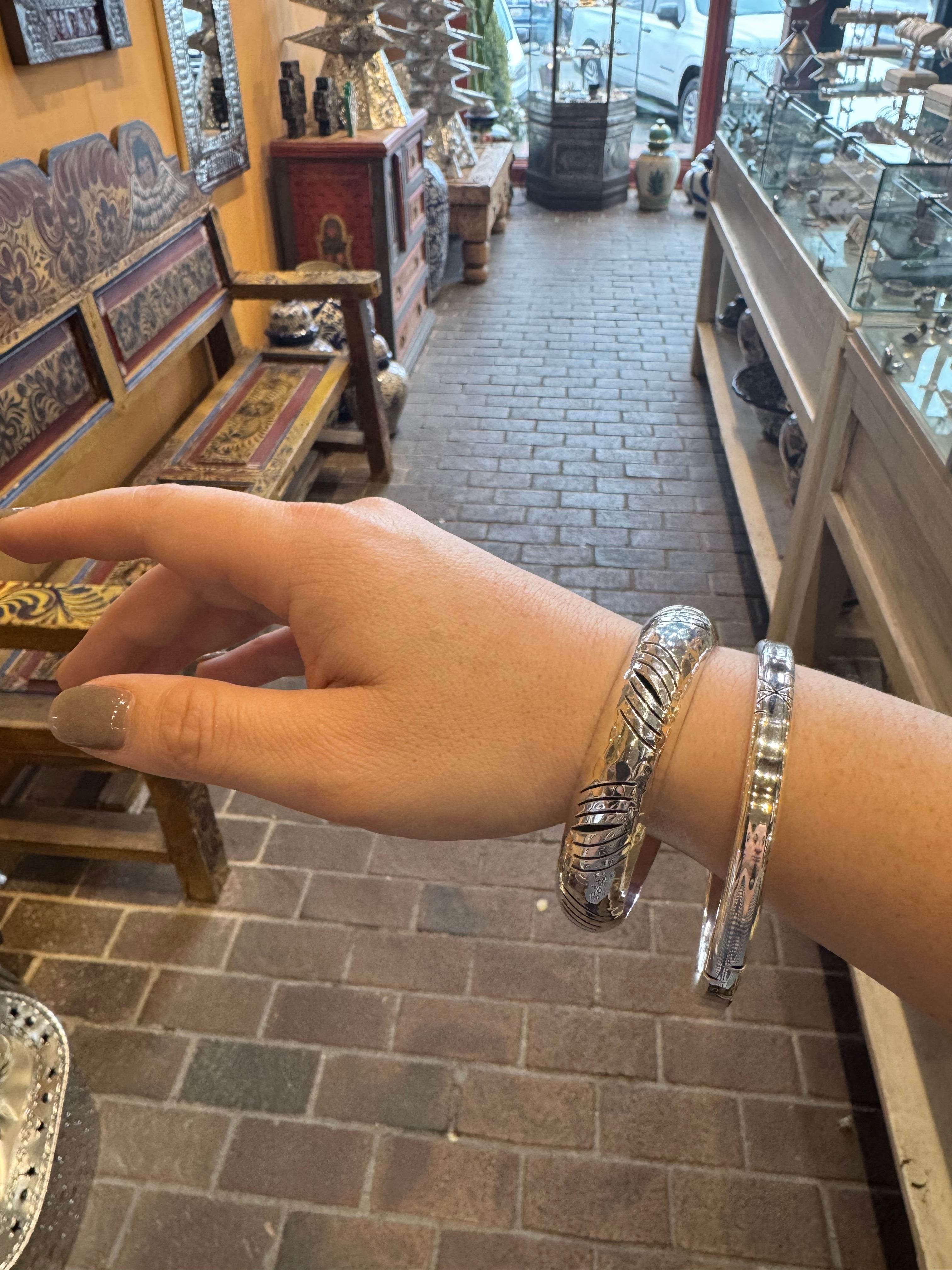 TM 32 THK ETCHED BANGLE – Blanca Flor Silver Jewelry