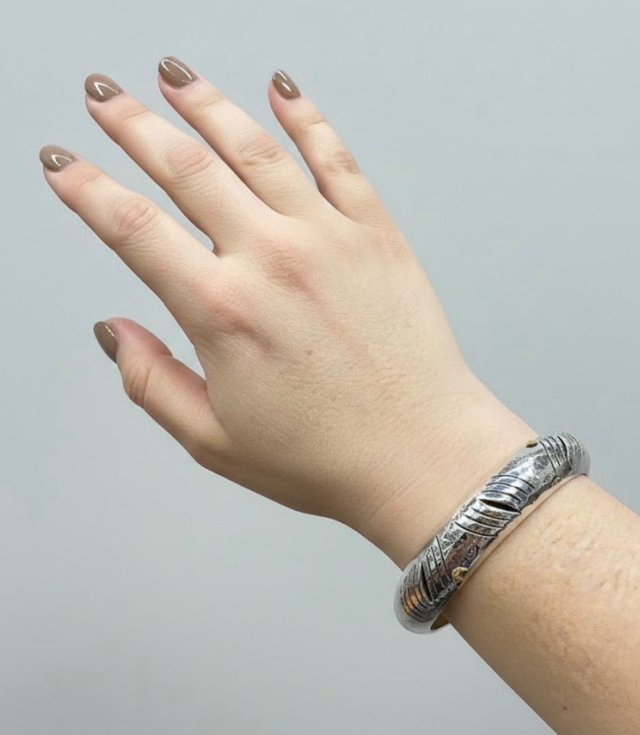 TM 32 THK ETCHED BANGLE – Blanca Flor Silver Jewelry