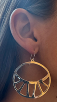 MM M1-2378 LG CIRCULAR CUTOUT EARRINGS