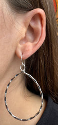 MM M1-1942 9 LARGE OVAL HAMMERED HOOP DANGLE EARRINGS