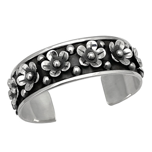 MM M4-688 OXIDIZED FLOWER CUFF