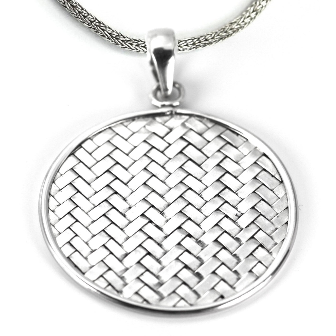 ID P022 WOVEN DISC PENDANT