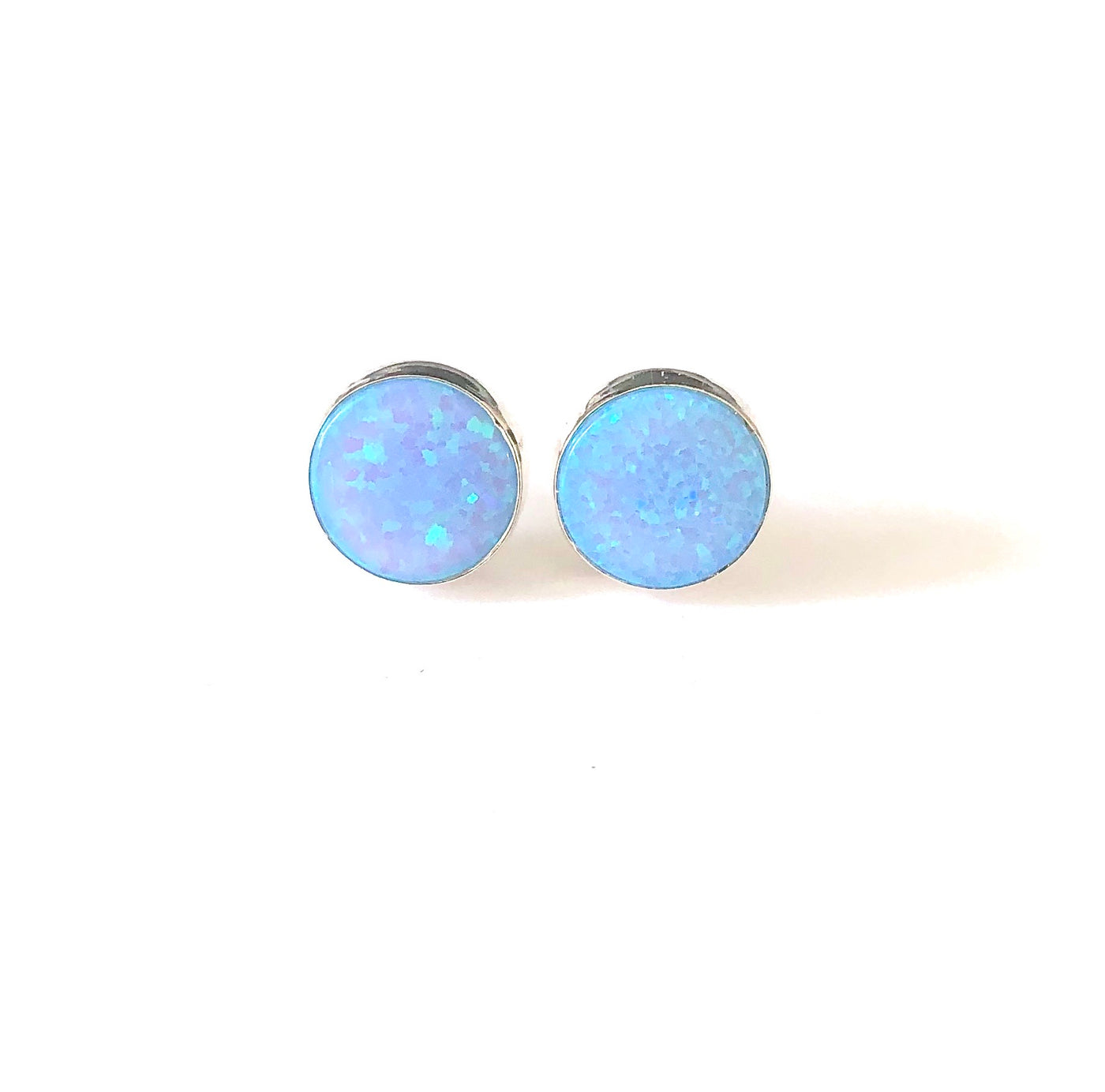 SP E411 LIGHT OPAL STUDS